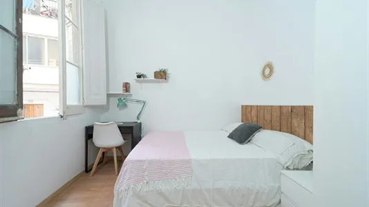 Rooms in Barcelona Eixample - photo 2