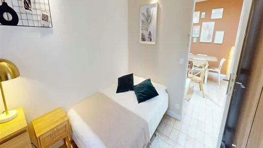 Rooms in Paris 8ème arrondissement - photo 3