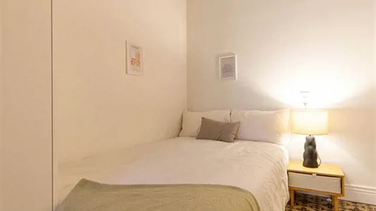 Rooms in Barcelona Ciutat Vella - photo 3