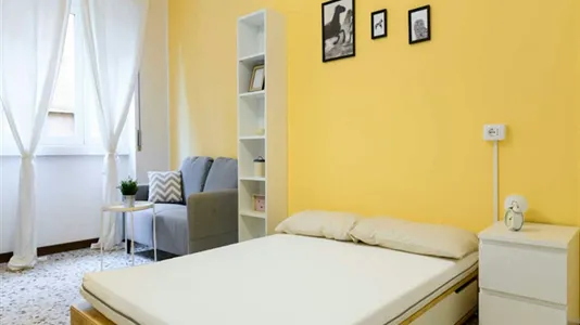 Rooms in Milano Zona 8 - Fiera, Gallaratese, Quarto Oggiaro - photo 1