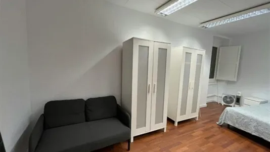 Rooms in Barcelona Eixample - photo 7