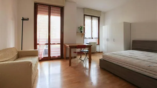 Rooms in Milano Zona 8 - Fiera, Gallaratese, Quarto Oggiaro - photo 3