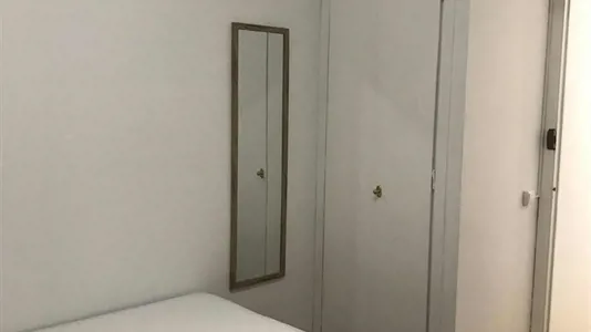 Rooms in Barcelona Eixample - photo 2