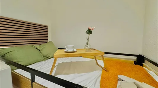 Rooms in Madrid Centro - photo 1