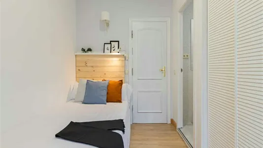 Rooms in Madrid Centro - photo 3