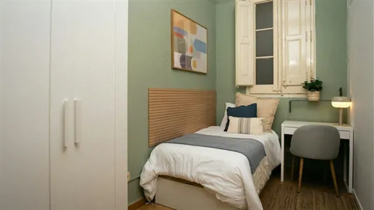 Rooms in Barcelona Eixample - photo 3