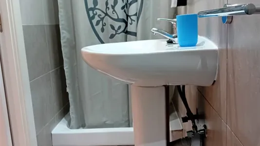 Rooms in Madrid Centro - photo 7