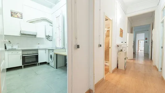 Rooms in Barcelona Eixample - photo 7