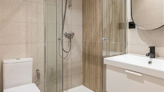 Rooms in Barcelona Eixample - photo 2