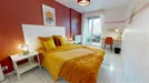 Room for rent, Toulouse, Occitanie, &lt;span class=&quot;blurred street&quot; onclick=&quot;ProcessAdRequest(12090517)&quot;&gt;&lt;span class=&quot;hint&quot;&gt;See streetname&lt;/span&gt;[xxxxxxxxxxxxx]&lt;/span&gt;