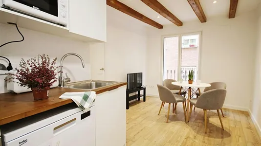 Rooms in Barcelona Sants-Montjuïc - photo 5