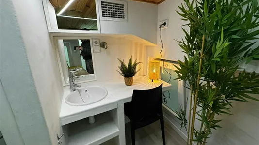 Rooms in Madrid Centro - photo 10