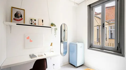 Rooms in Madrid Centro - photo 4