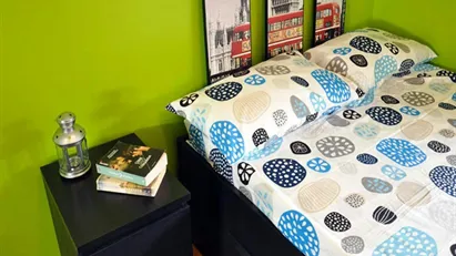 Room for rent in Milano Zona 6 - Barona, Lorenteggio, Milan