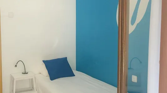 Rooms in Barcelona Ciutat Vella - photo 2