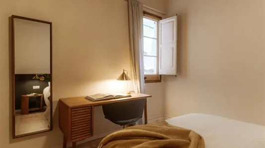 Rooms in Barcelona Ciutat Vella - photo 3