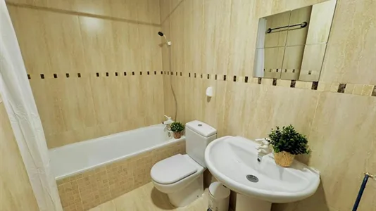 Rooms in Madrid Hortaleza - photo 3