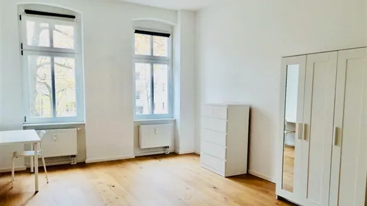 Rooms in Berlin Lichtenberg - photo 4