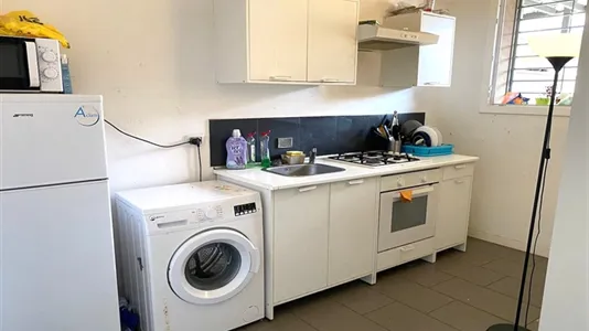 Rooms in Roma Municipio VI – Roma Delle Torri - photo 9