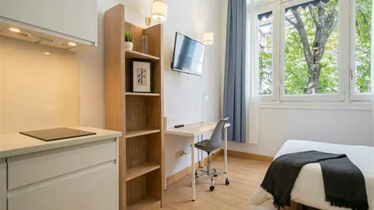 Rooms in Madrid Centro - photo 7