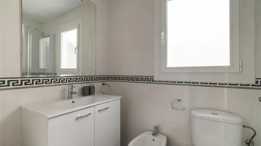 Rooms in Barcelona Ciutat Vella - photo 5