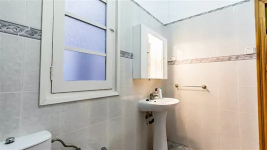 Rooms in Valencia Extramurs - photo 9