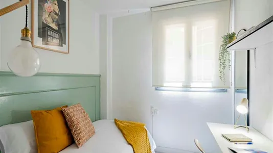 Rooms in Madrid Centro - photo 8