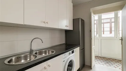 Rooms in Barcelona Ciutat Vella - photo 8