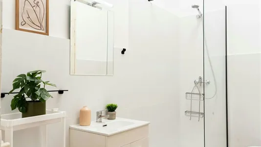 Rooms in Barcelona Eixample - photo 10