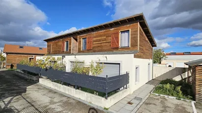 Apartment for rent in Lyon, Auvergne-Rhône-Alpes