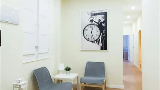 Rooms in Madrid Chamberí - photo 9