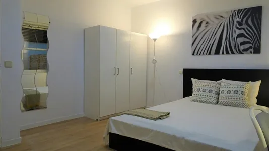 Rooms in Madrid Chamberí - photo 2