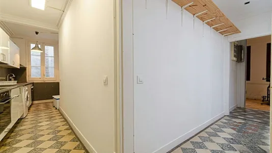 Rooms in Barcelona Ciutat Vella - photo 6