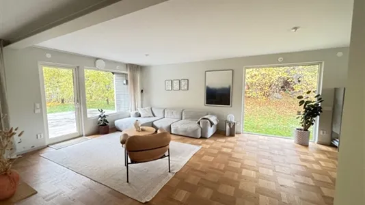 Houses in Nacka - photo 1