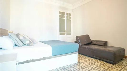 Rooms in Barcelona Eixample - photo 4