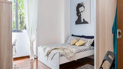 Room for rent in Milano Zona 6 - Barona, Lorenteggio, Milan