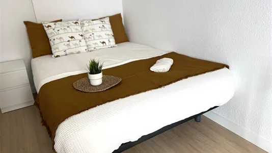 Rooms in el Camí de Vera - photo 8