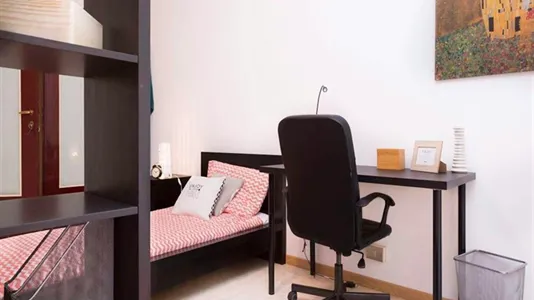 Rooms in Milano Zona 8 - Fiera, Gallaratese, Quarto Oggiaro - photo 5