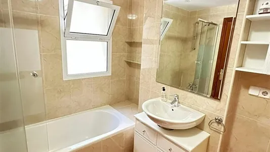 Rooms in Almería - photo 7