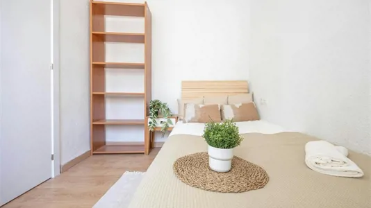 Rooms in el Camí de Vera - photo 3
