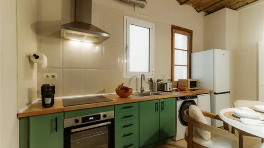 Rooms in Barcelona Ciutat Vella - photo 7