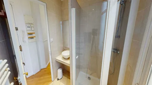 Rooms in Paris 17ème arrondissement - photo 10