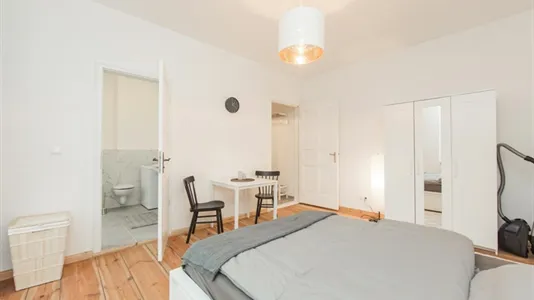 Apartments in Berlin Neukölln - photo 4