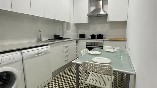 Rooms in Barcelona Eixample - photo 10