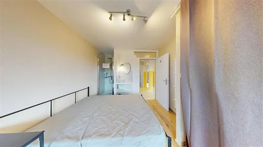 Rooms in Saint-Julien-en-Genevois - photo 1