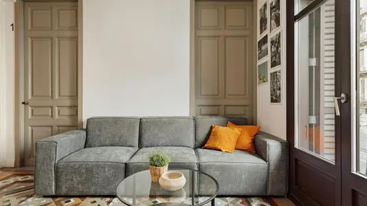 Rooms in Barcelona Eixample - photo 10