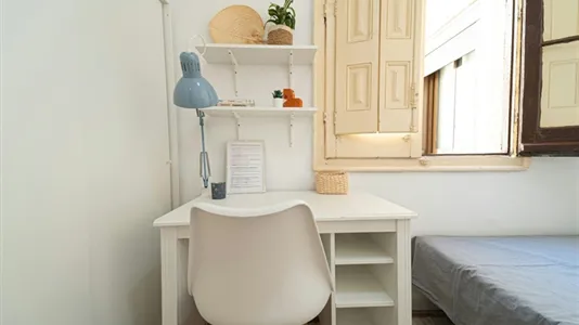 Rooms in Barcelona Ciutat Vella - photo 4