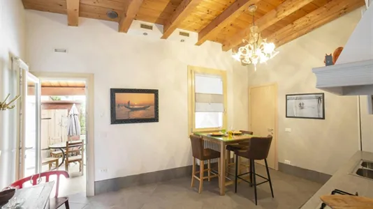 Houses in Venice - photo 2