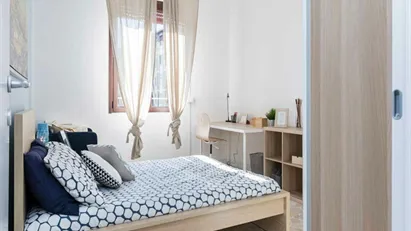 Room for rent in Milano Zona 6 - Barona, Lorenteggio, Milan