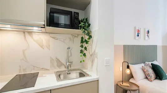 Rooms in Madrid Centro - photo 2